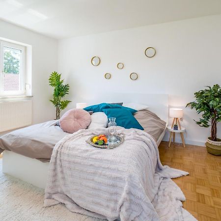Eg Links-Wunderschoene 70M Grosse 2-Zimmer City Wohnung Naehe Salzburg Freilassing Bagian luar foto