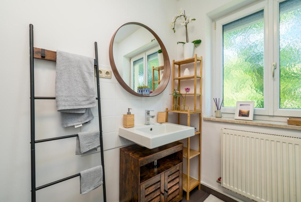 Eg Links-Wunderschoene 70M Grosse 2-Zimmer City Wohnung Naehe Salzburg Freilassing Bagian luar foto