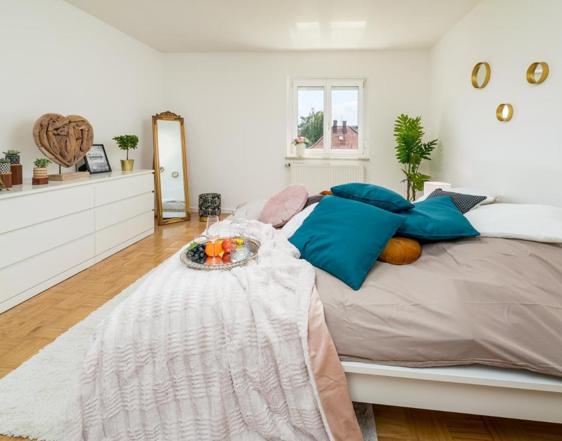 Eg Links-Wunderschoene 70M Grosse 2-Zimmer City Wohnung Naehe Salzburg Freilassing Bagian luar foto