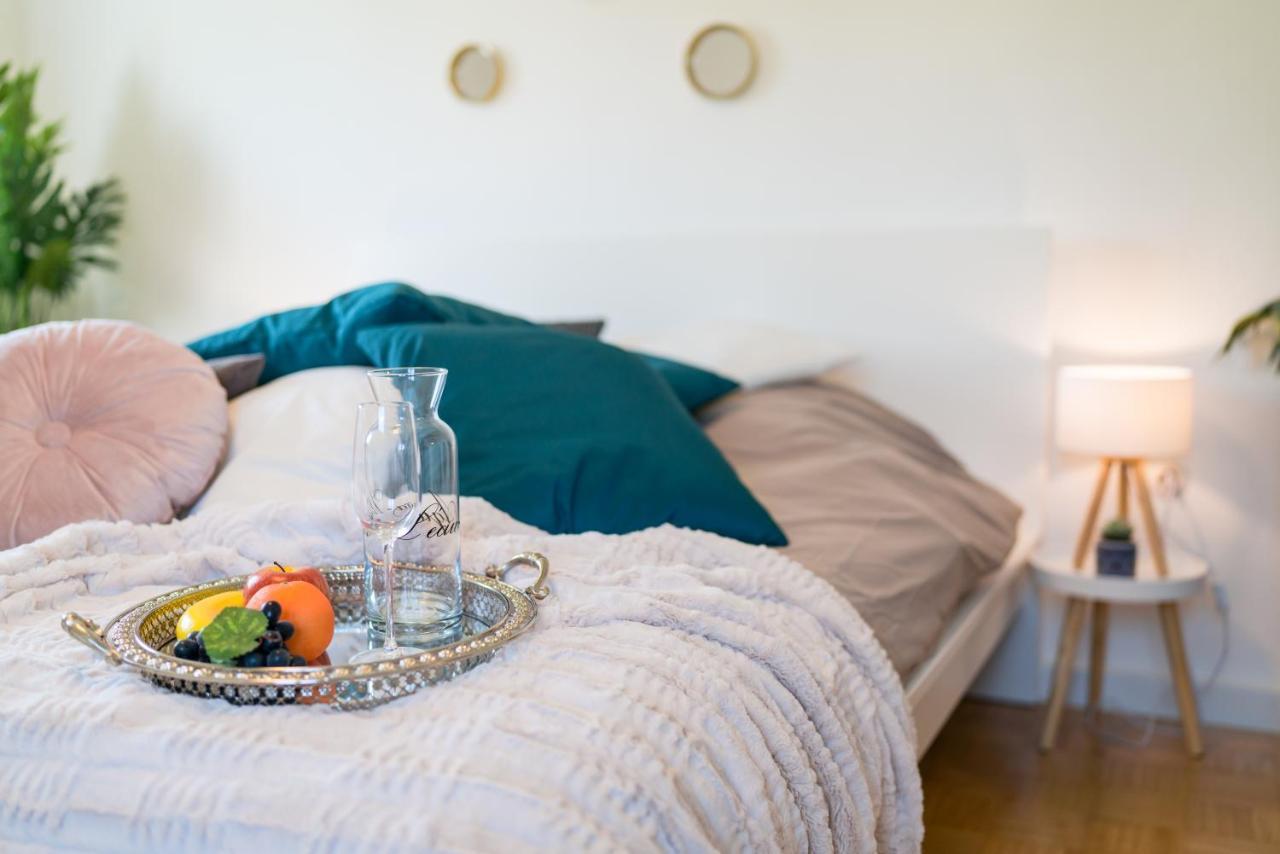Eg Links-Wunderschoene 70M Grosse 2-Zimmer City Wohnung Naehe Salzburg Freilassing Bagian luar foto
